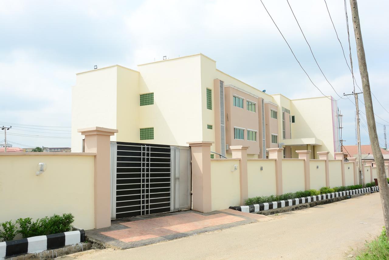Fawzy Hotel Ibadan Bagian luar foto