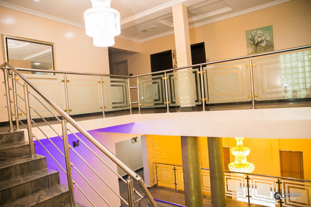 Fawzy Hotel Ibadan Bagian luar foto