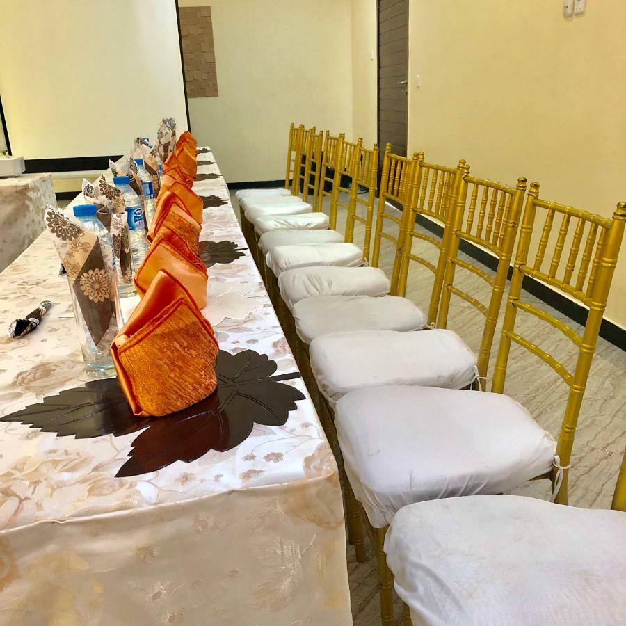 Fawzy Hotel Ibadan Bagian luar foto