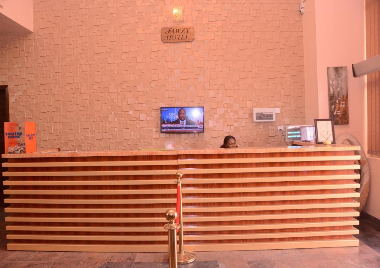 Fawzy Hotel Ibadan Bagian luar foto